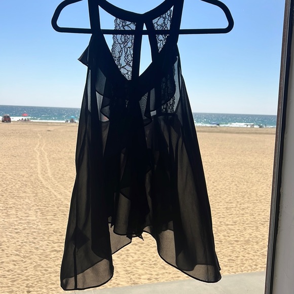 Sheer ruffle top - Picture 1 of 5